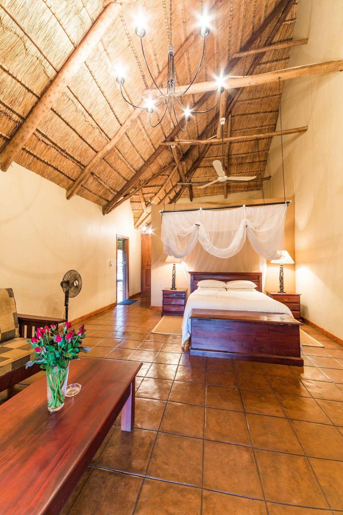 Kumbali Country Lodge Lilongüe Exterior foto